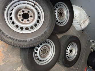 Wheels and tires mercedes sprinter Van 245/75/16 tires 10ply