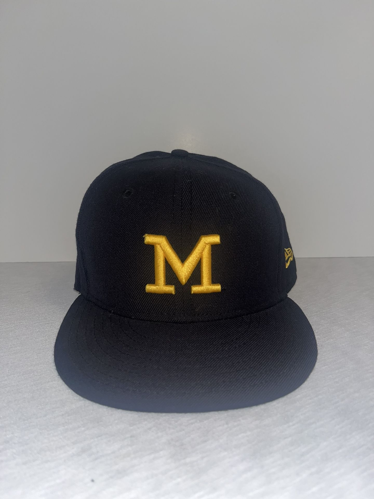 New Era 59Fifty Michigan Wolverines Fitted Hat Blue/Yellow Size 7 3/8 (58.7 CM)