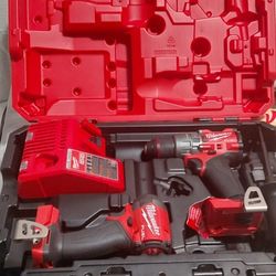 Milwaukee Drill Set