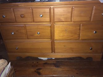 Chest of drawers