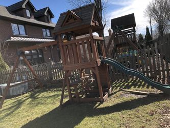 SWING SLIDE SET WITH TREE HOUSE