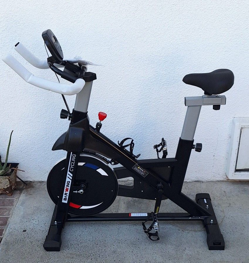 🔥🔥Cycling Bike Stationary - Exercise Bike for Home Gym with Comfortable Seat Cushion..🔥🔥
BRAND NEW
ALREADY ASSEMBLED OR IN BOX 📦