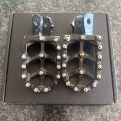 Pegs