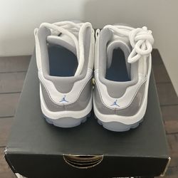 Jordan 11 Retro Low 