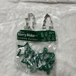 Vintage 1995 6 piece Hutzler Merry Maker Christmas Cookie Cutters 2 metal