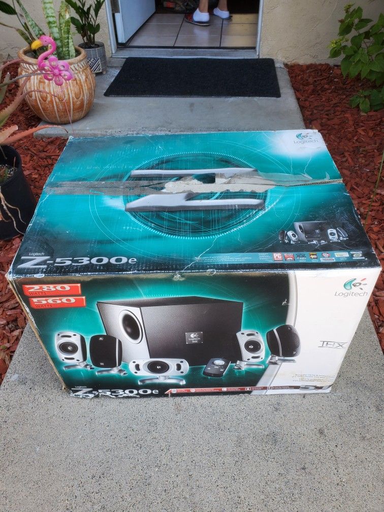 Logitech 5.1. Channel Thx Speakers Surround Sound System Model Z-5300e