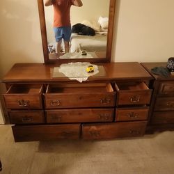 8 Drawer Wooden Dresser With Mirror