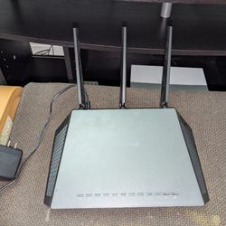 NETGEAR Nighthawk Smart Wi-Fi Router (R7000) - AC1900