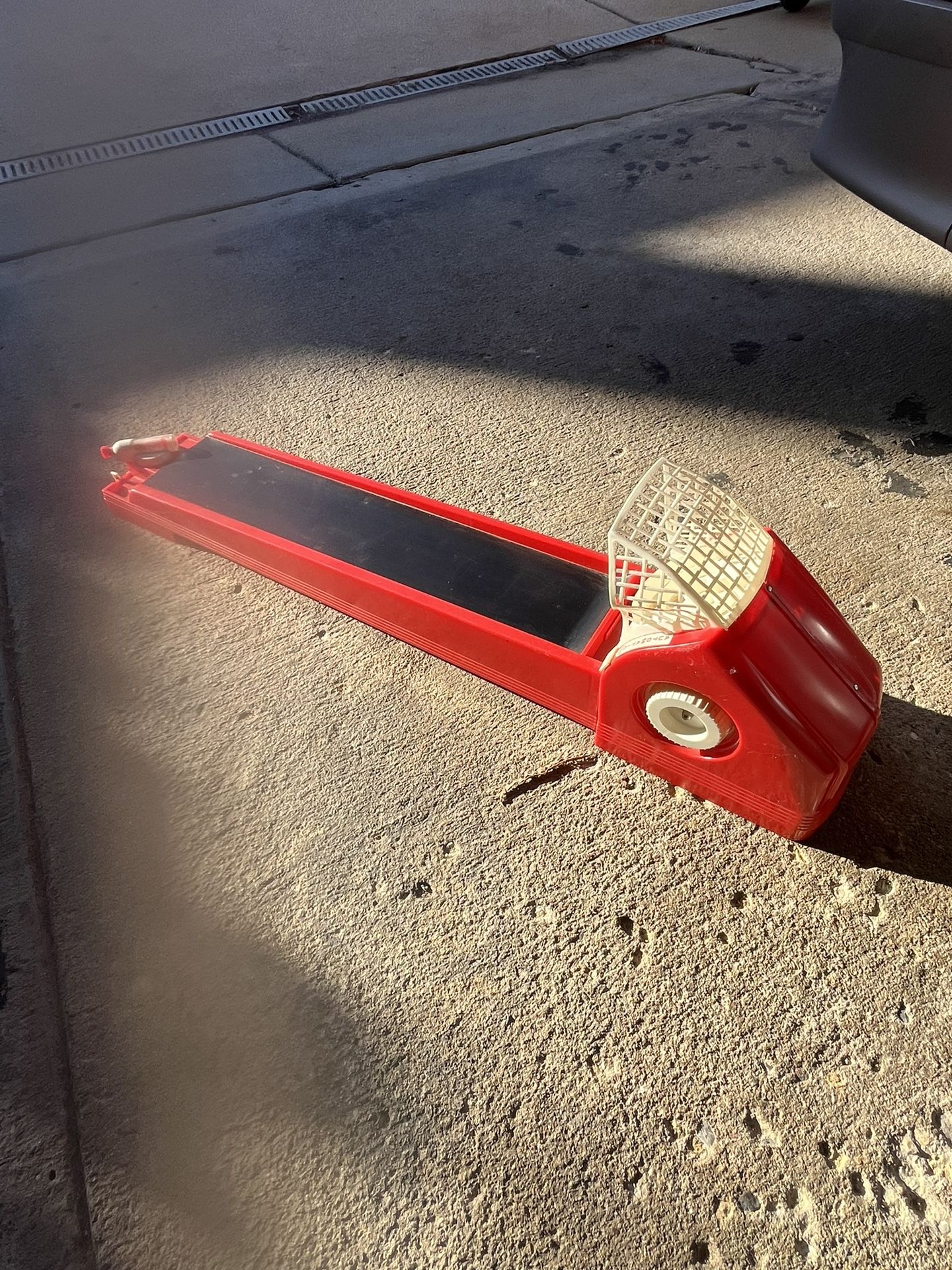 Vintage Eldon Skee Ball Game.