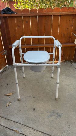 Folding toilet