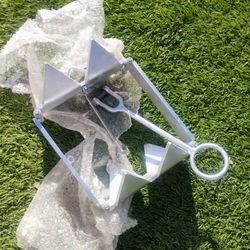 Box anchor