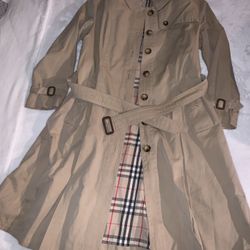 BURBERRY TRENCH COAT 🧥
