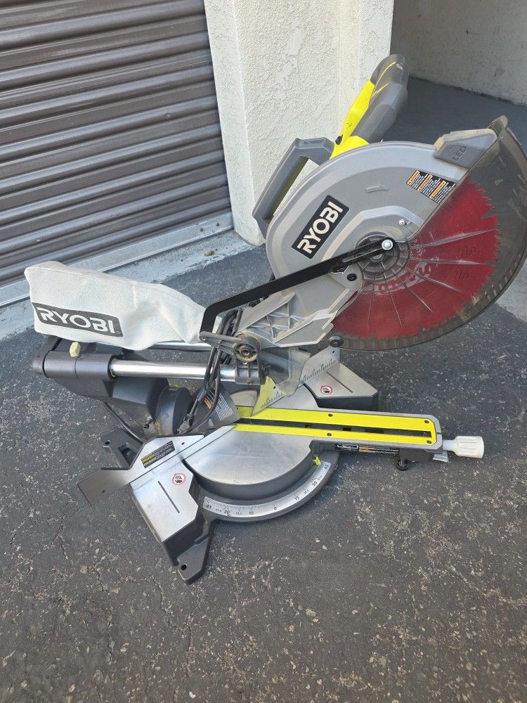 Ryobi TSS121 Sliding Miter Saw