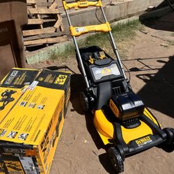 DEWALT
2x20V MAX 21 in. Cordless Battery Powered Self Propelled Lawn Mower Kit with (2) 10 Ah Batteries and Chargers