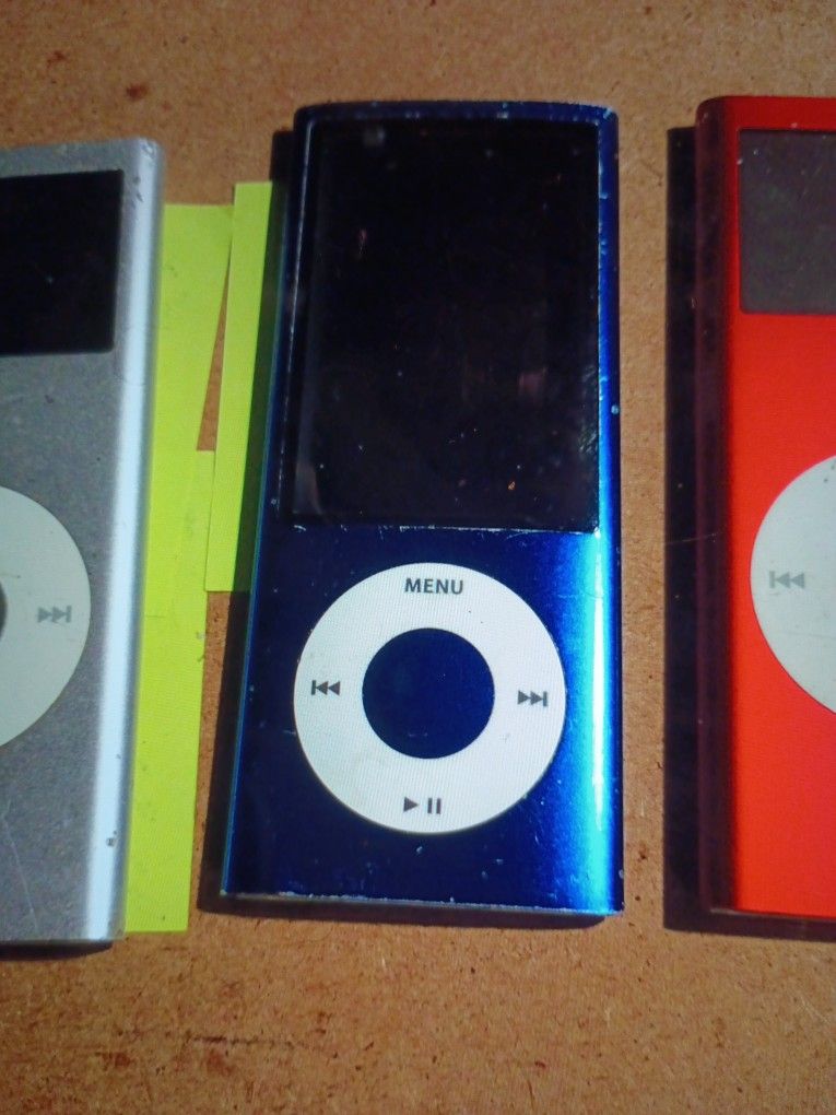 APPLE IPOD NANO 5TH GENERATION BLUE 8 GB A 1320 EMC2317 MP3 PLAYER