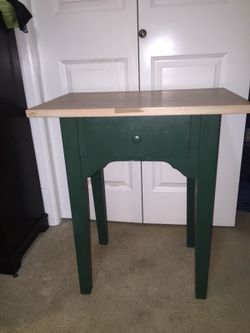 Desk table