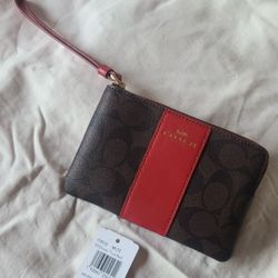 Coach Corner Zip Wristlet In Signature Leather