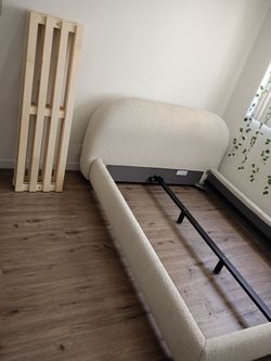Queen size bed good condition