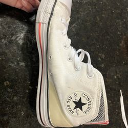 Converse Shoes Men’s 7 Woman’s 9