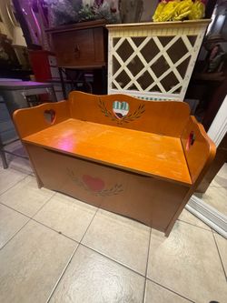 Bench solid wood !! $20