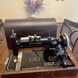 VINTAGE NEW HOME BREWER SEWING MACHINE WITH ORIGINAL CASE