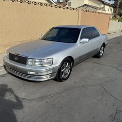 1990 Lexus LS 400