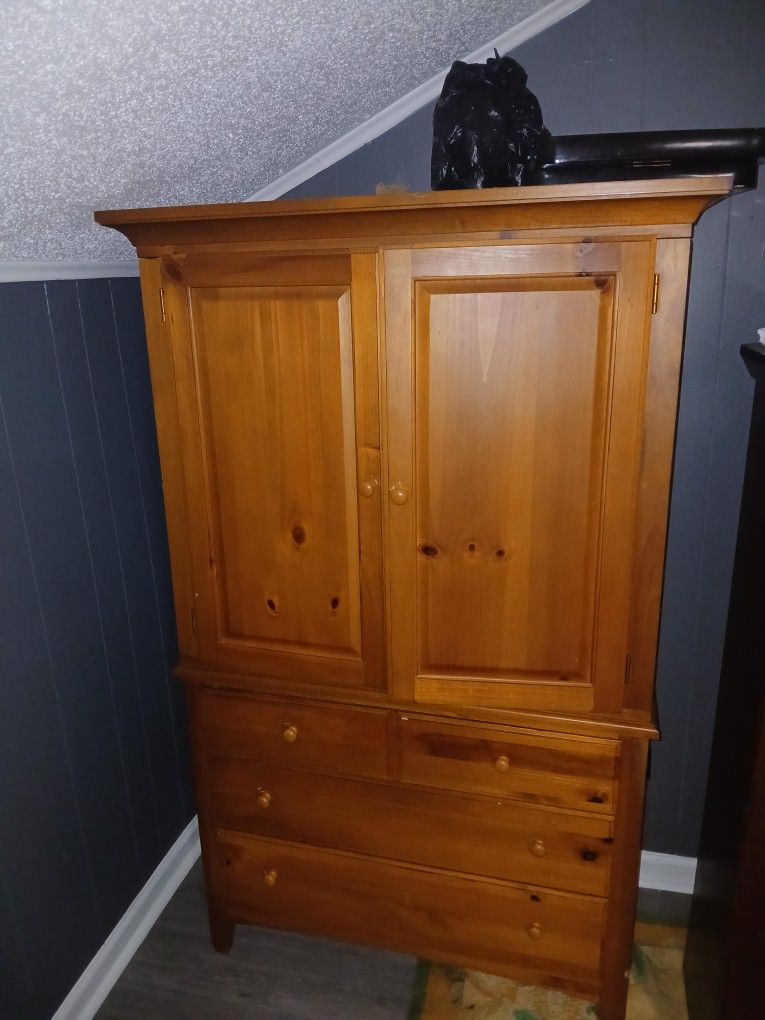 Armoire Dresser
