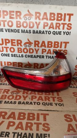 2015 Sienna Taillight Outer Driver Halogen OEM  💫 2020