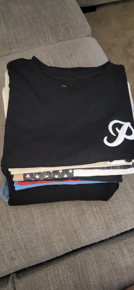 MEN'S TEE SHIRTS AND JEANS