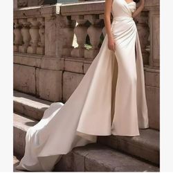 White wedding dress 