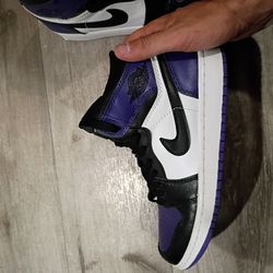 Jordan 1 OG court purple