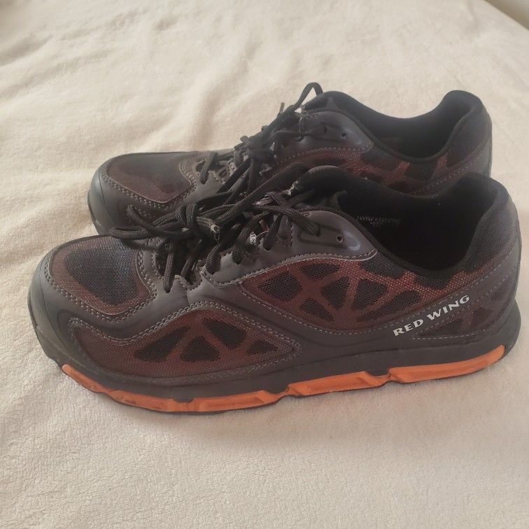 Red Wing Steel toe Work Shoes. Men's 10