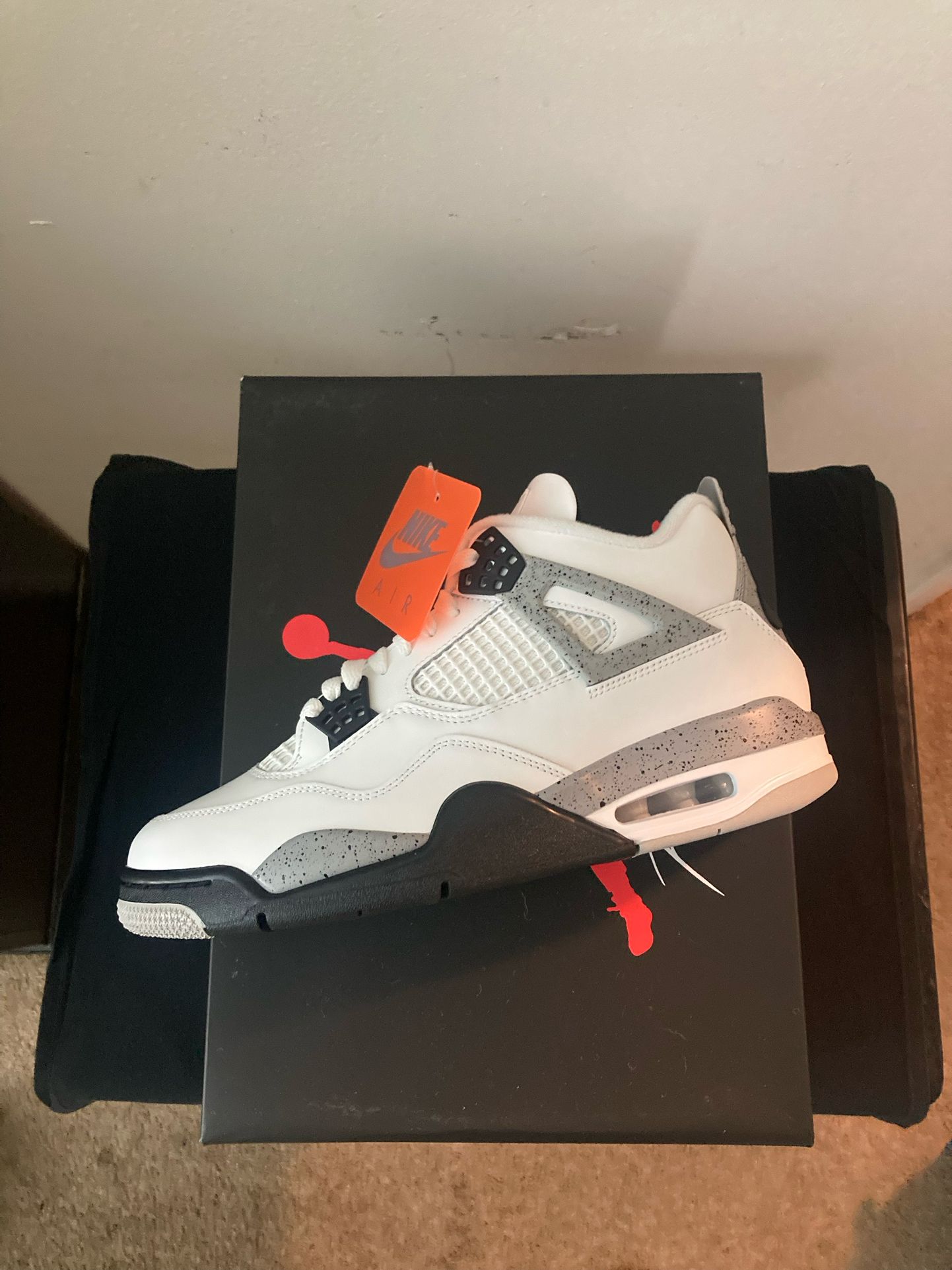 Air Jordan 4 White/Cement (2025)