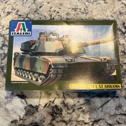 Italeri M1 A2 ABRAMS Model Tank Kit