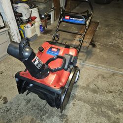 Tour commando snow blower.7.hp 24 Ins