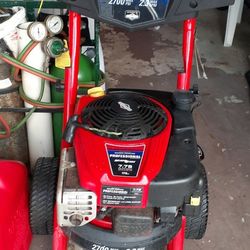 2600 Psi pressure Cleaner Husky 