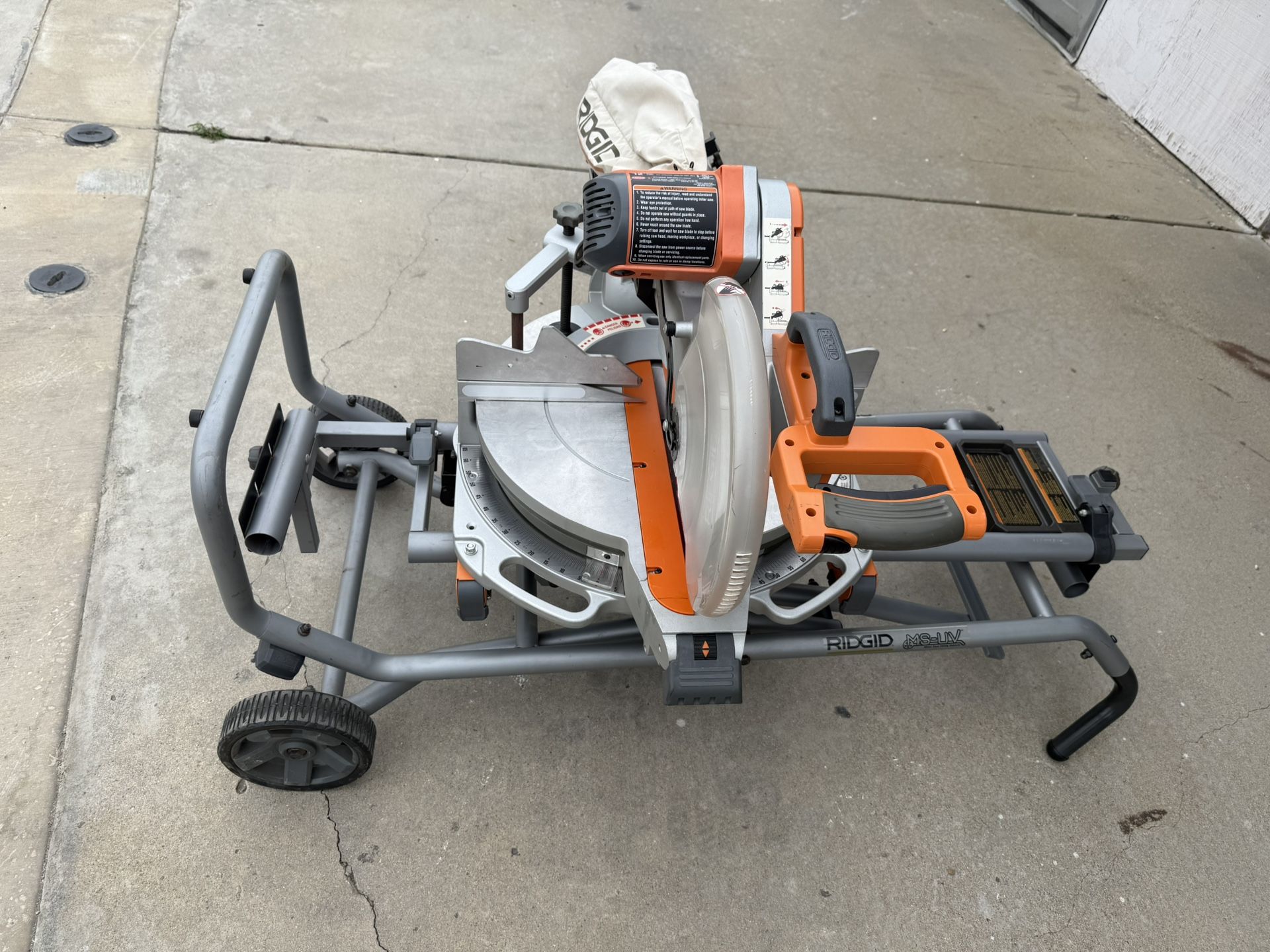 15 Amp 12in. Rigid Miter Saw With Saw Stand