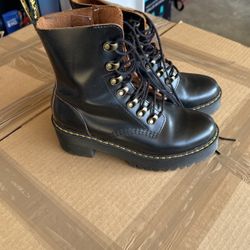 Dr Marten Size 6 Women Boots