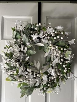 Gorgeous Winter Wreath!!  