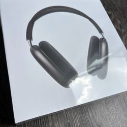 Brand New Apple Air Pod Max