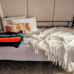 EUC Daybed And Nectar Hybrid Twin Matress