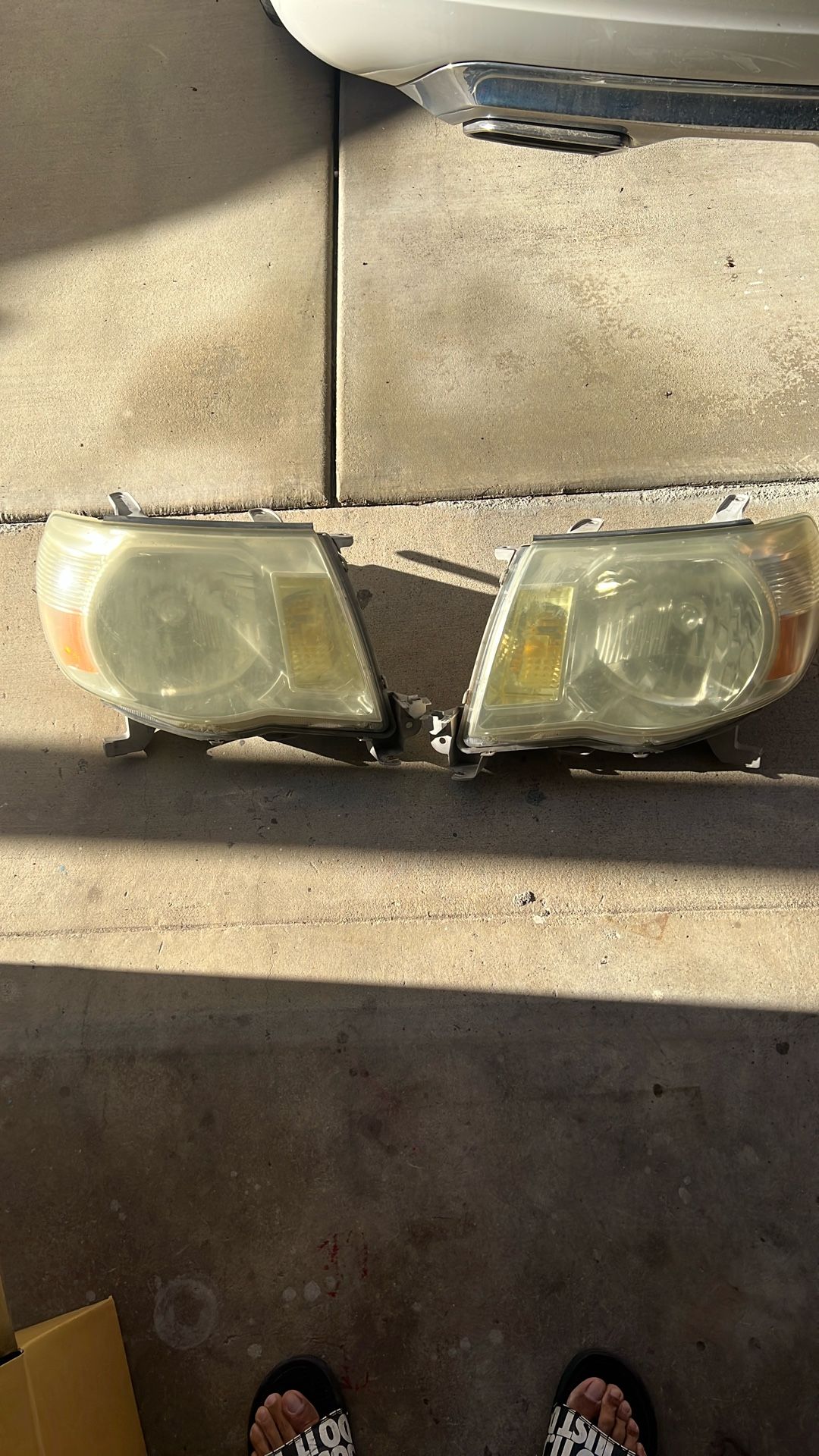 05 Tacoma headlights