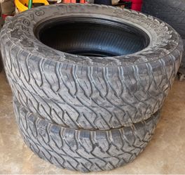 2 tires for truck/ 2 llantas para troca