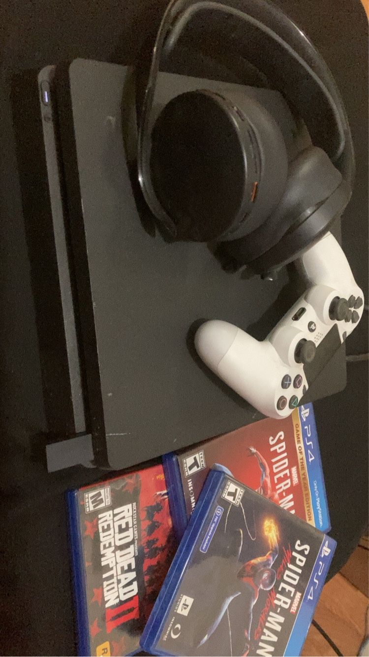 PS4 1 TB Bundle