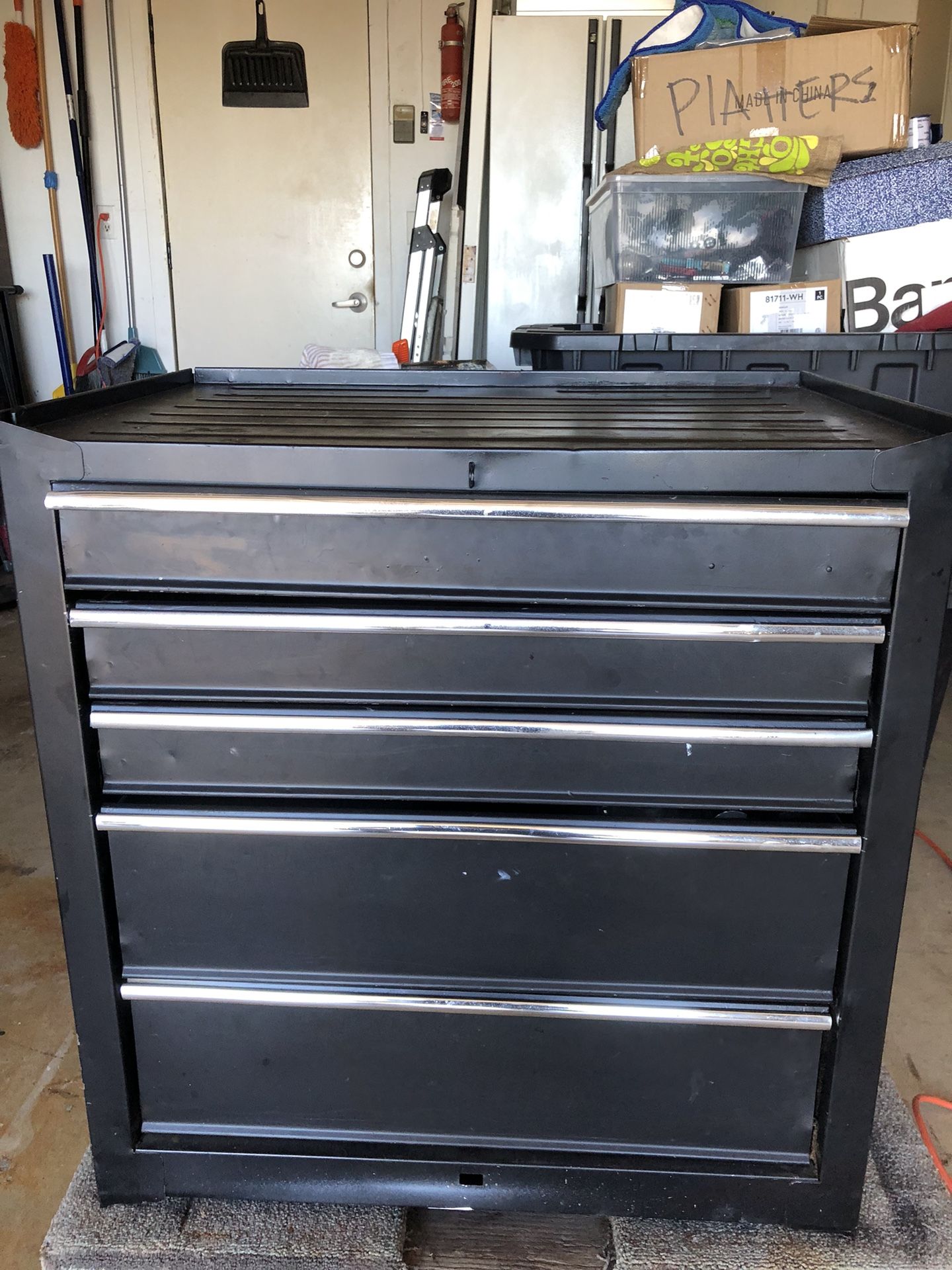 Tool chest