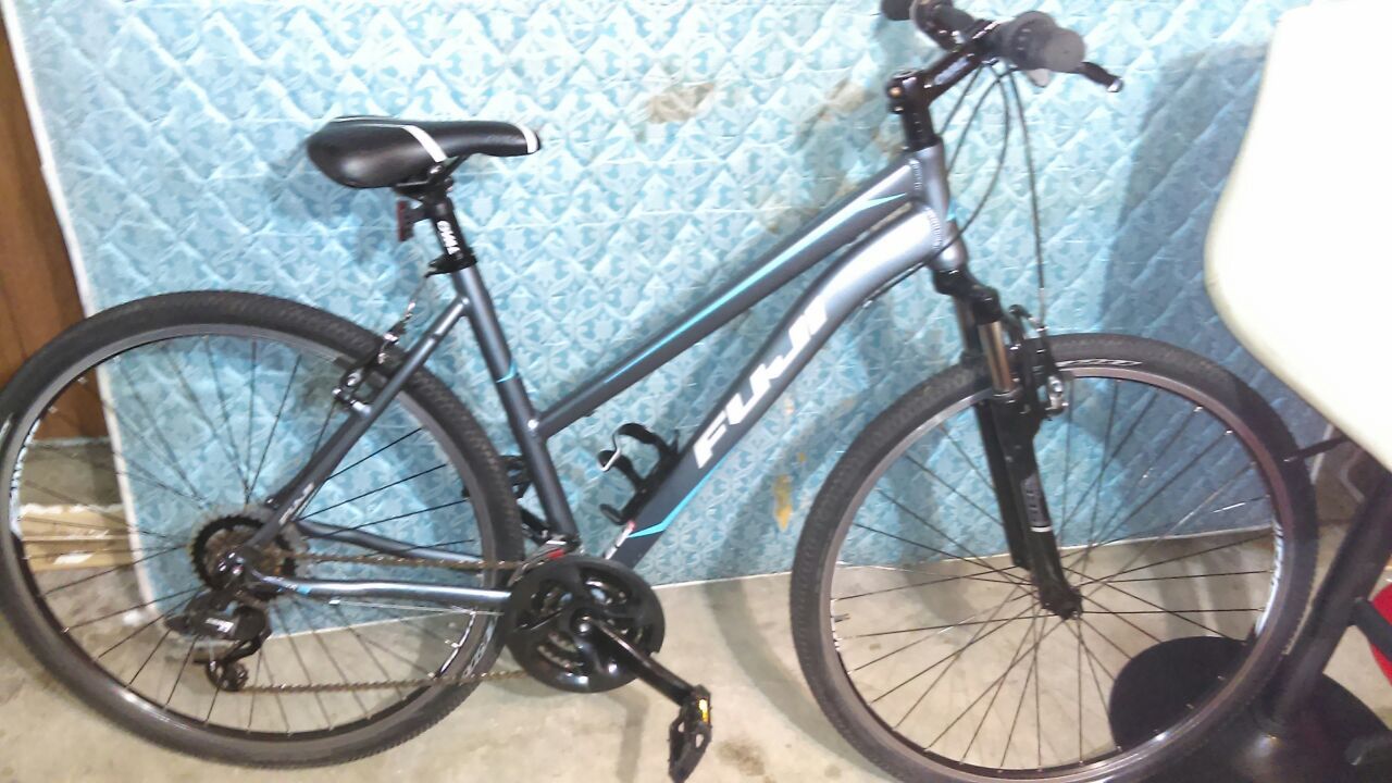 Fuji traverse 1.8 women's road bike