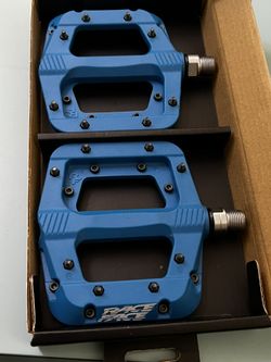 NEW! Pedals Chester Race Face Road Bike Blue Pedals 