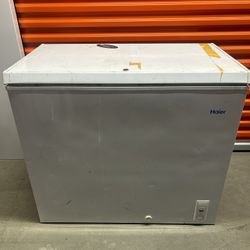 Hailer Chest Freezer