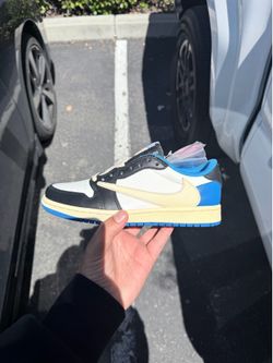Jordan retro 1 low fragment x Travis Scott