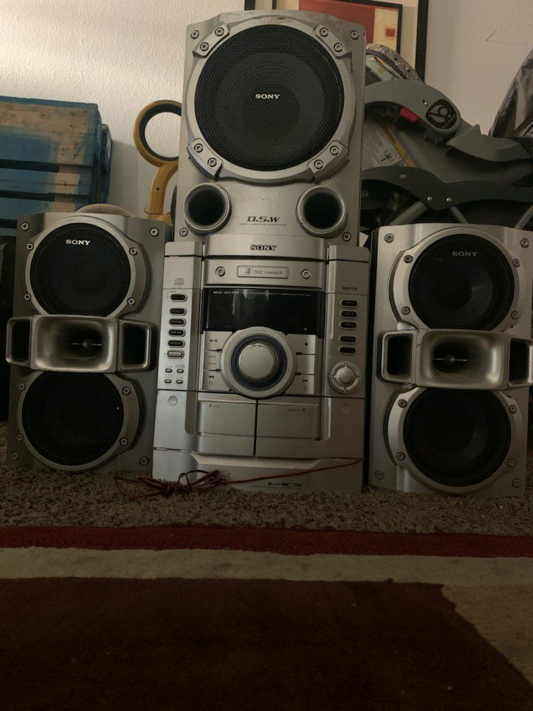 Stereo set /speakers